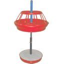 Ручная кормушка для петухов родительского стада с подставкой.